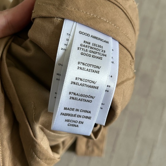 Good American Good 90’s Pleated High Rise Wide Leg Pant in Khaki - Picture 9 of 15